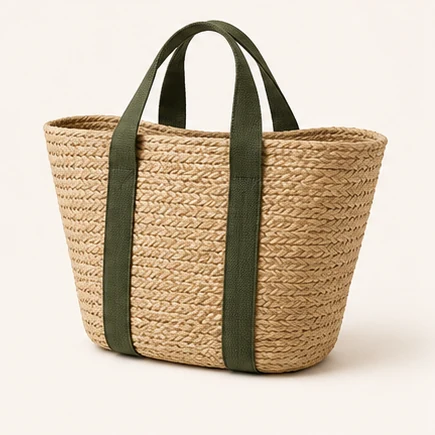 Geräumige Strandtasche in neutraler Studioaufnahme