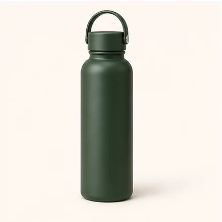 Isolierte Trinkflasche in neutraler Studioaufnahme